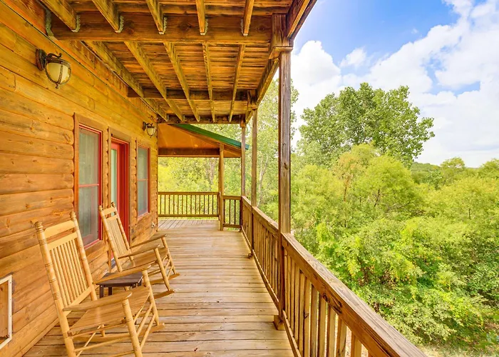 Spacious Cabin W/ Views, Near Lake Lawtonka!